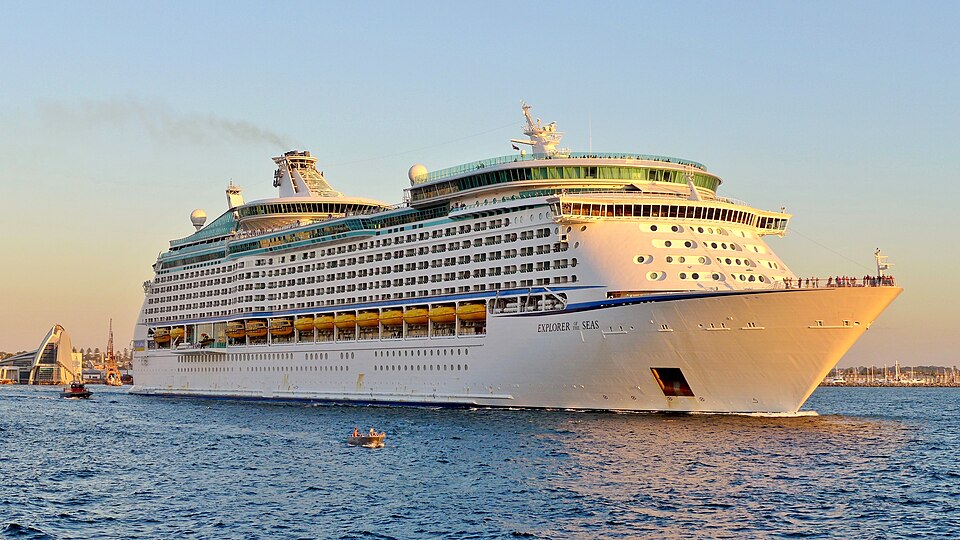 Фотография судна EXPLORER OF THE SEAS