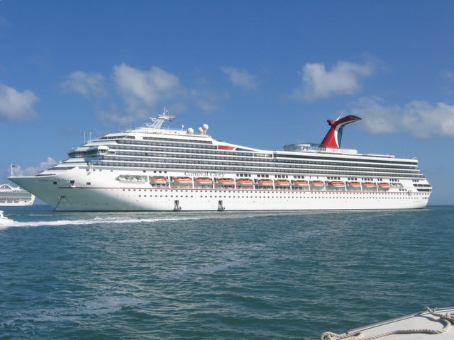 Фотография судна CARNIVAL GLORY