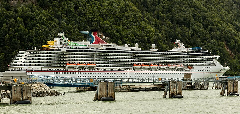 Фотография судна CARNIVAL LEGEND