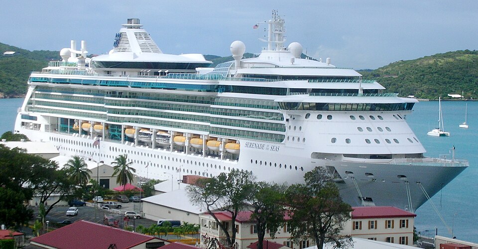 Фотография судна SERENADE OF THE SEAS