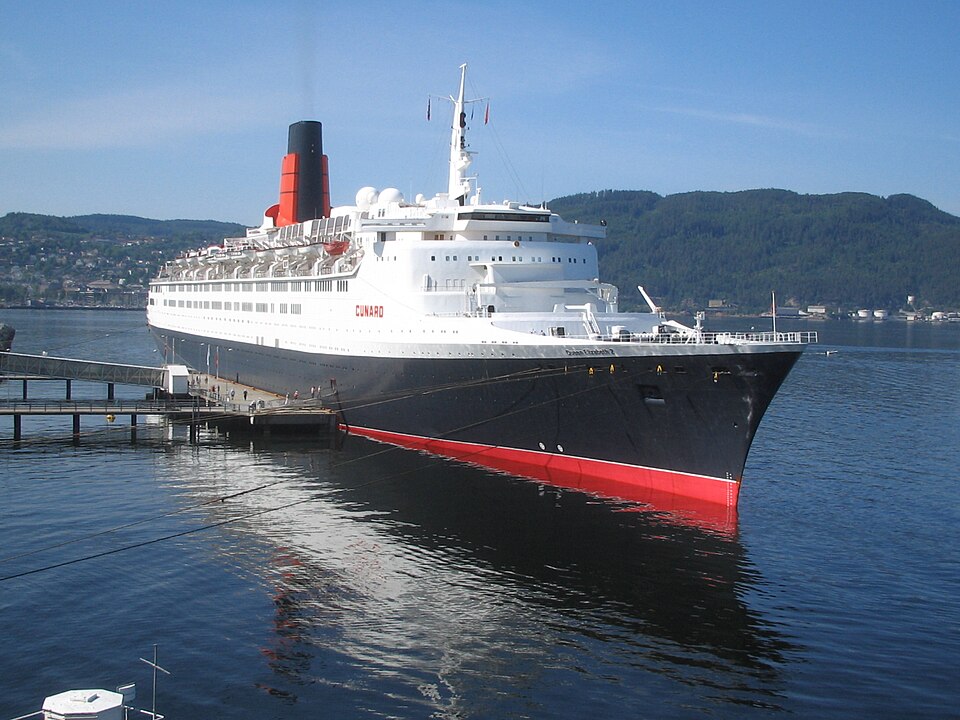 Фотография судна QUEEN ELIZABETH 2