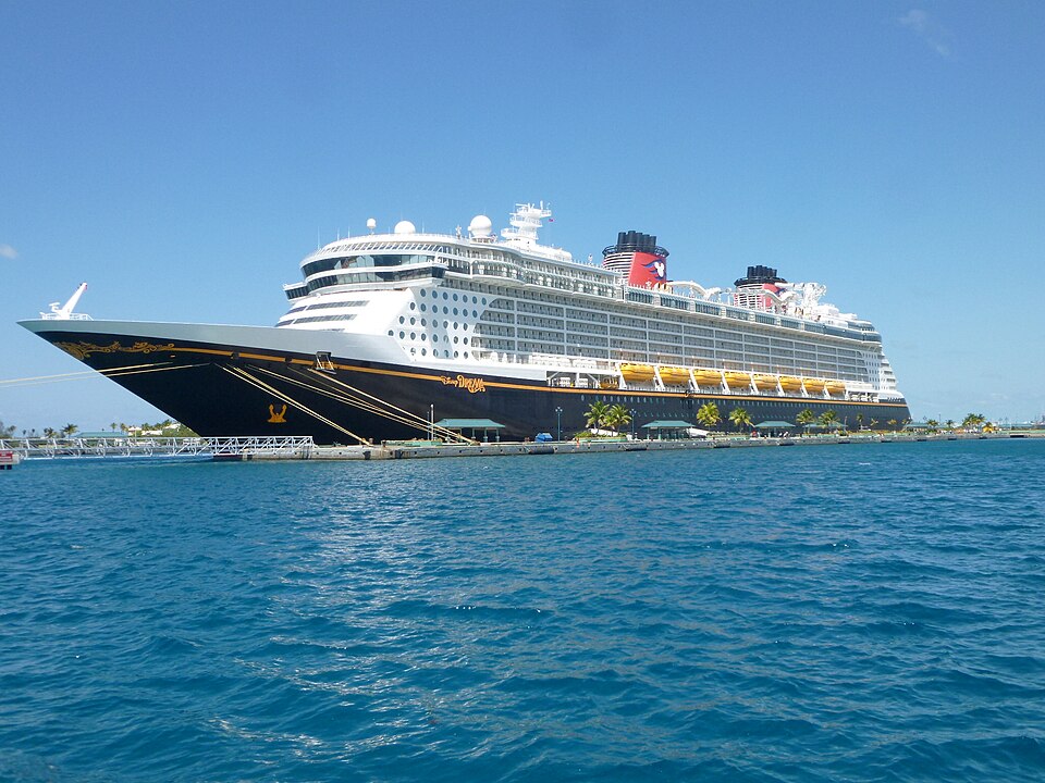 Фотография судна DISNEY DREAM