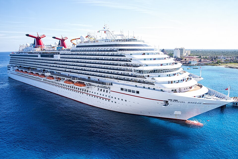 Фотография судна CARNIVAL BREEZE
