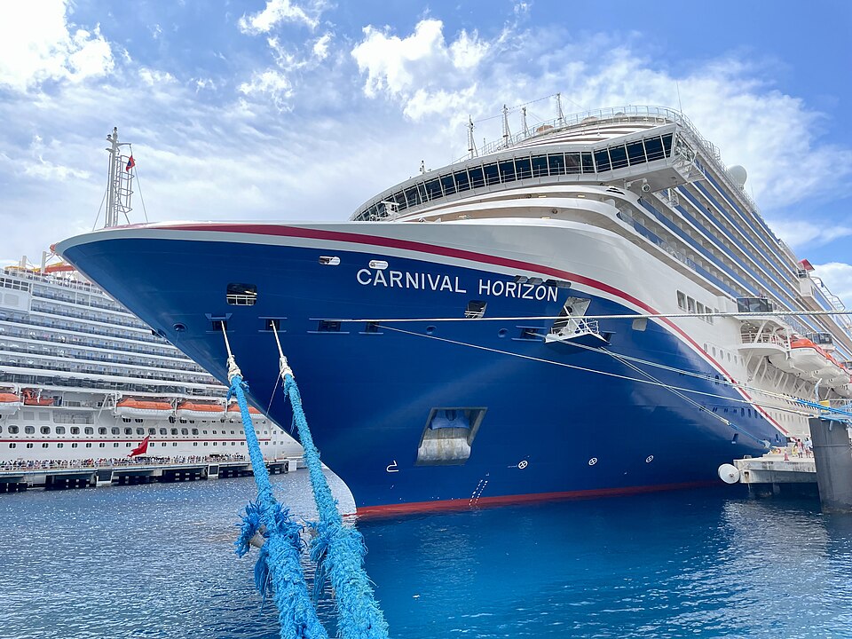 Фотография судна CARNIVAL HORIZON