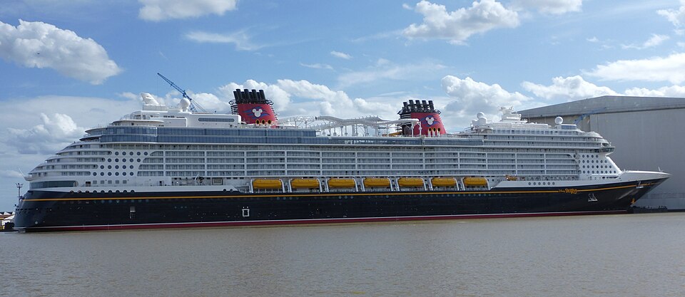 Фотография судна DISNEY DESTINY