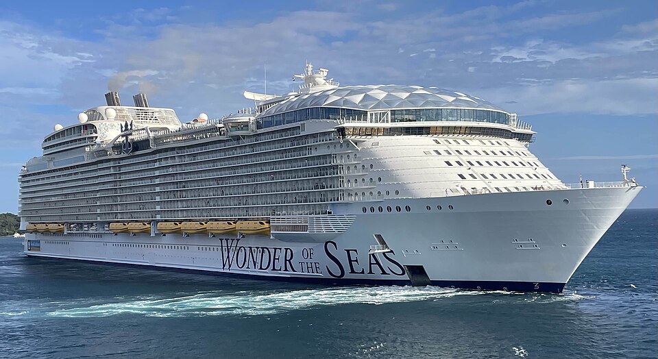 Фотография судна WONDER OF THE SEAS